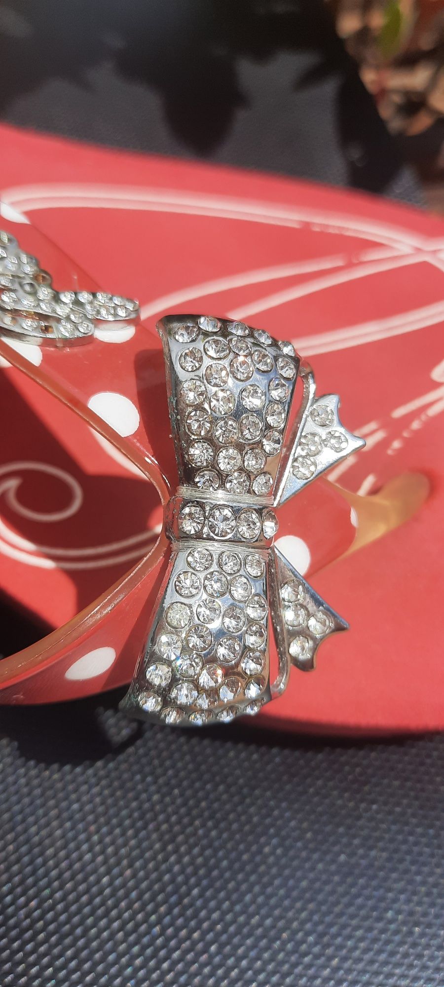 GUESS Фирменные шлепки р.38-39