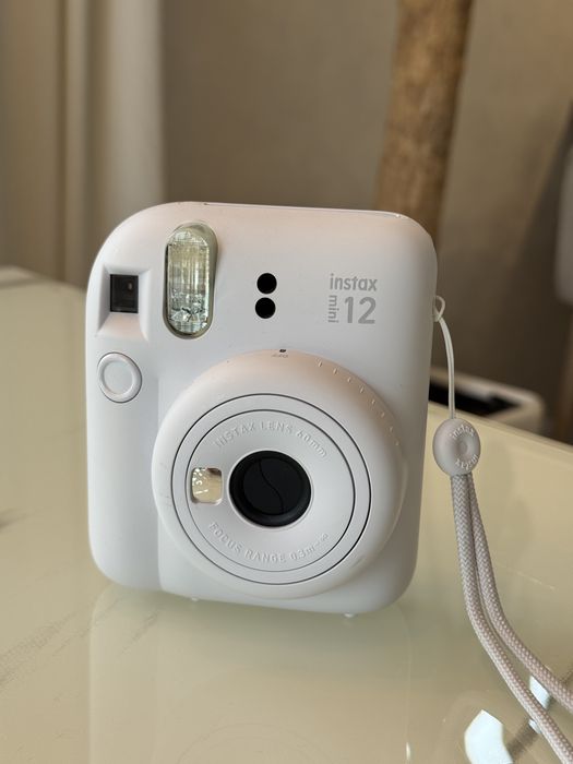 Instax mini 12 white
