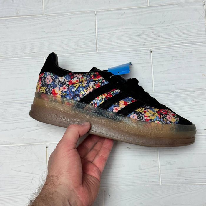 Жіночі кросівки adidas bold