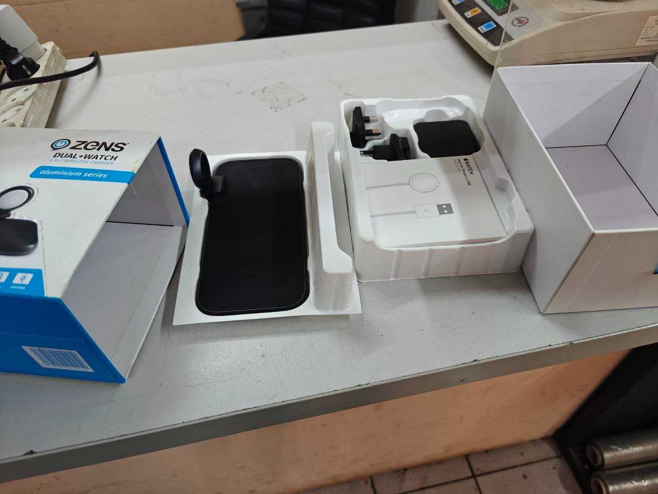 Бездротовий зарядний пристрій Apple 4in1 Zens ZEDC14B 45Вт