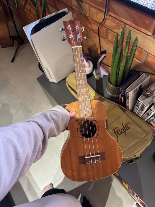 Укулеле Flight  DUC323
Укулеле Flight DUC323 MAH/MAH Concert