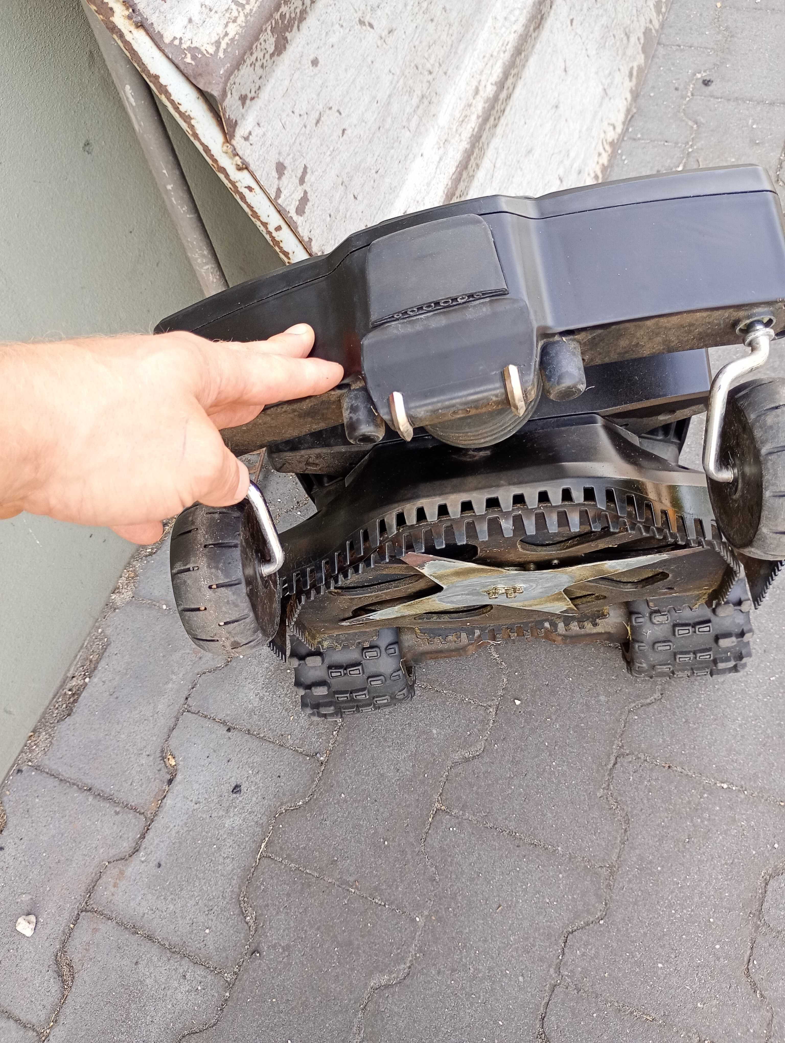 NEXTTECH L X2.9 robot koszący
