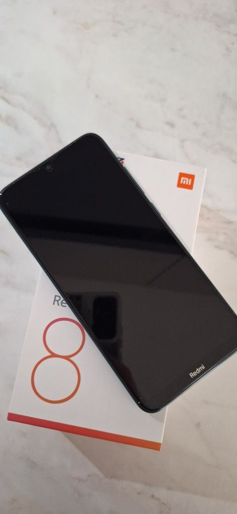 Xiaomi redmi 8.  4/64.В користуванні був не довго під стіклом.