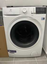Máquina de lavar e secar roupa NOVA