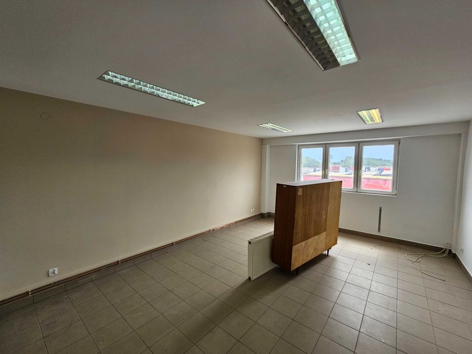 Obiekt: hala, magazyn, biura - Chmielów - 1980 m² + utwardzony teren