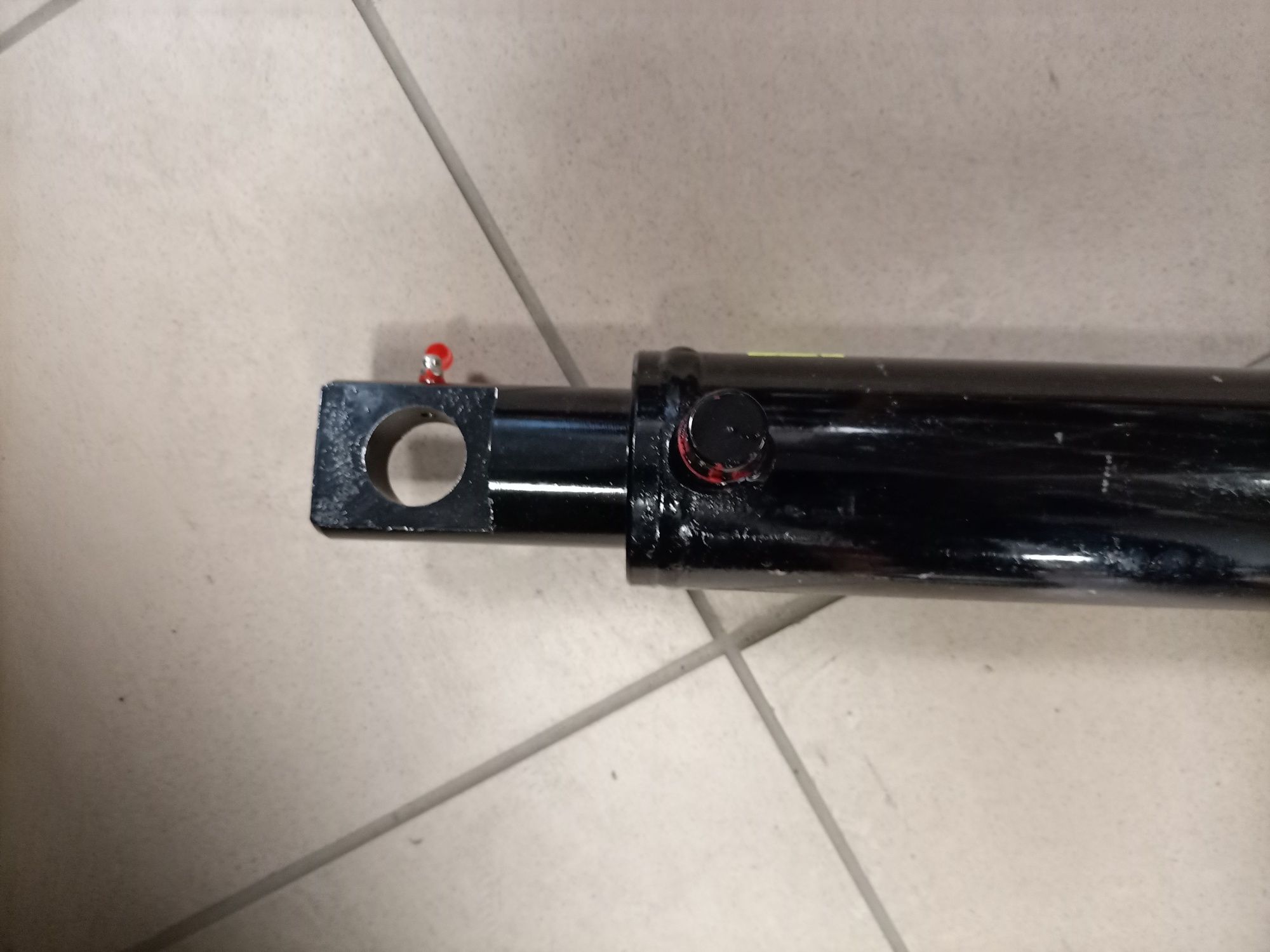 siłownik hydrauliczny dwustronnego działania