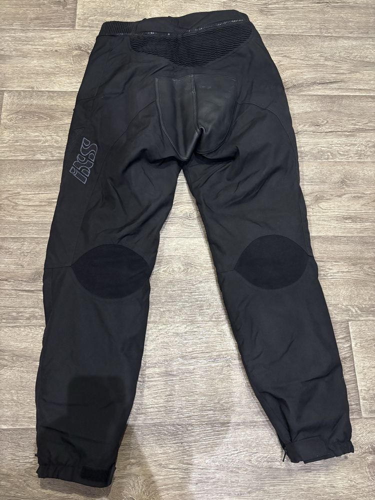 Мотоштани CORDURA розмір Л. без захисту на колінах, збоку на бедрах є
