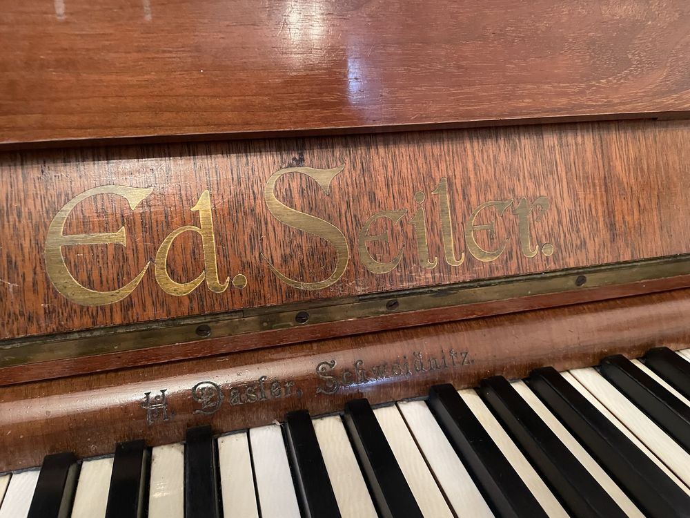 Pianino Ed Seiler.