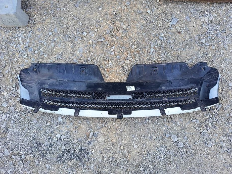 Atrapa chłodnicy Grill z Iveco Daily 3.0 Euro5 170KM z 2011 roku