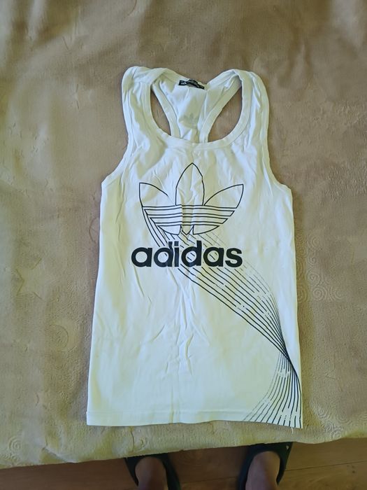 Продаю отличную майку  адидас