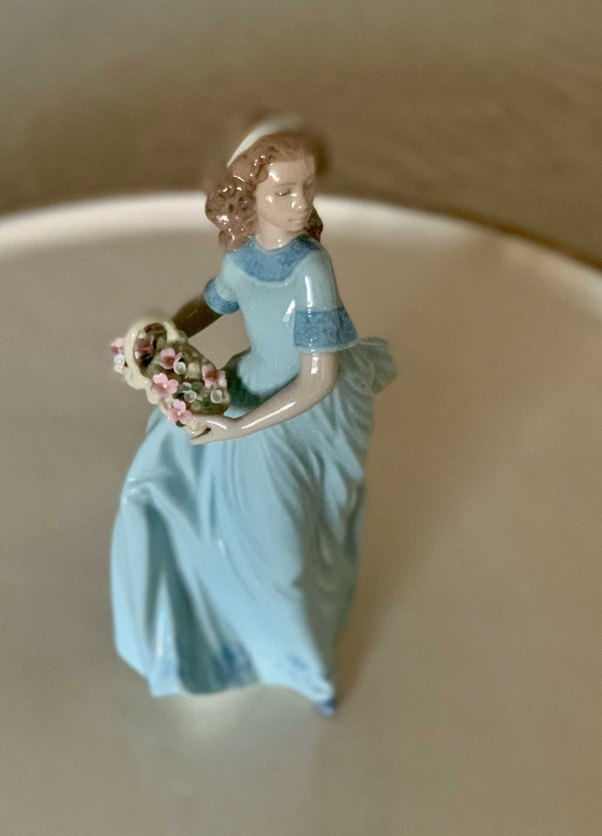 LLADRO Girl  excellent condition