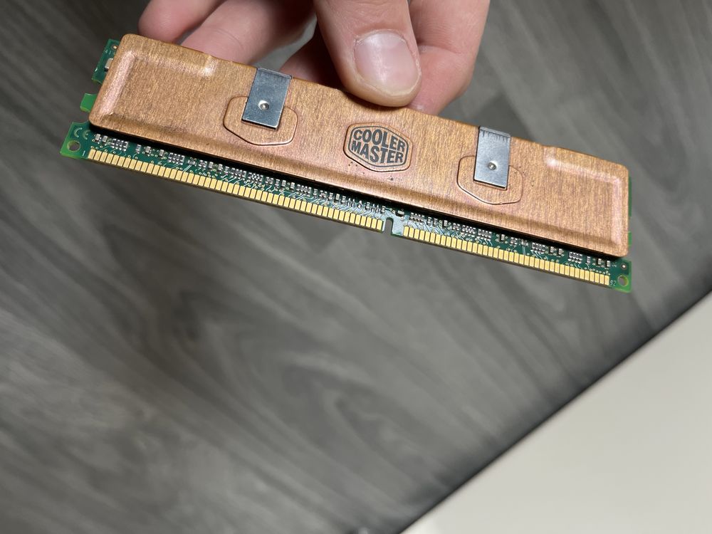 Оперативка DDR 1