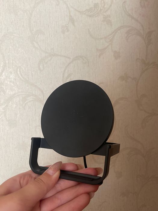 Безпровідна зарядка belkin