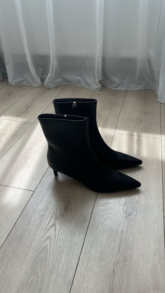Шкіряні чобітки Reserved 42 р., kitten heels