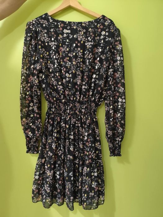 Sukienka z długim rękawem