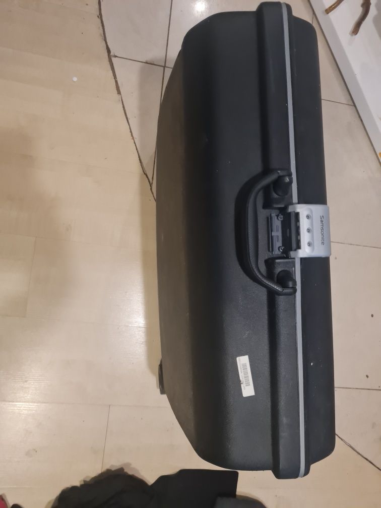 Walizka samsonite oyster niezniszc!alna na kod na dwóch kółkach