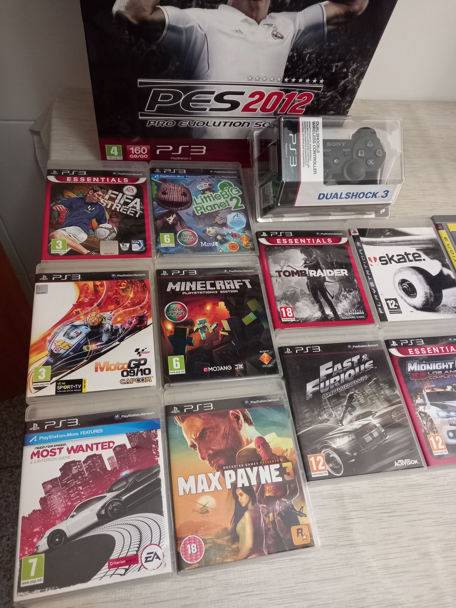 Ps3 com caixa e jogos