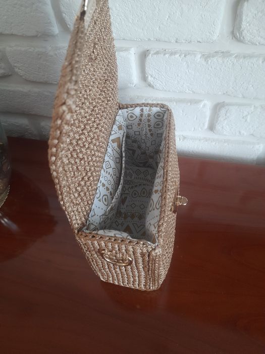 Torebka kuferek robiona na szydełku
