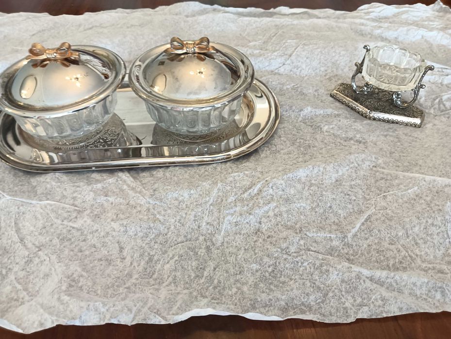 Peças vintage em Casquinha/Prata, vidro/Cristal e Porcelana/cerâmica