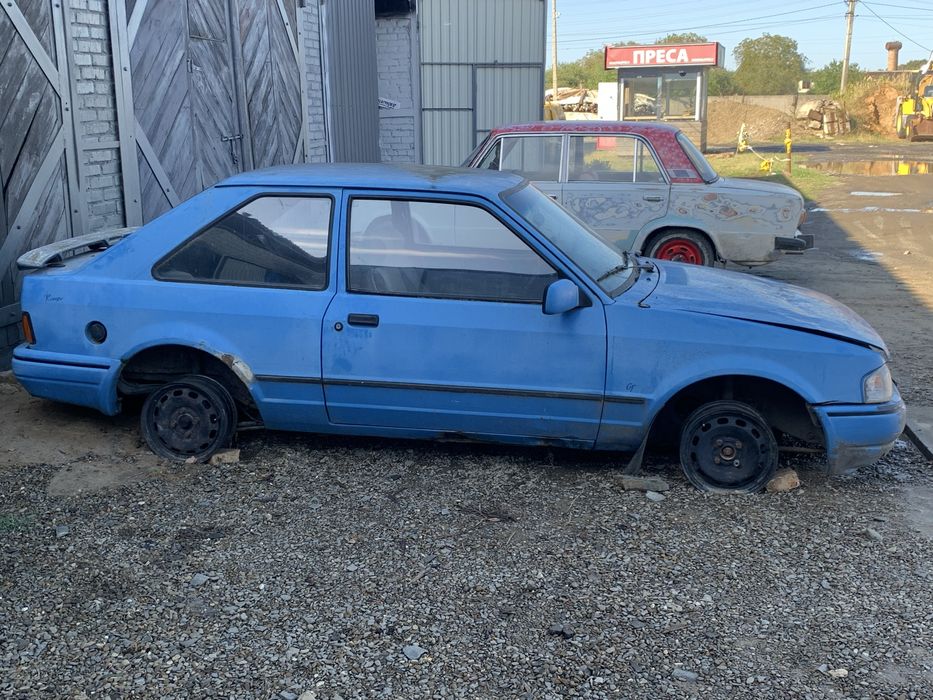 Продам  форд ескорт 1.3 бенз треба електрика