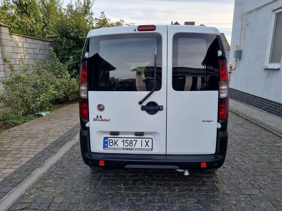 Fiat doblo оригінальний пасажир 1,3 2015р у відмінному стані.