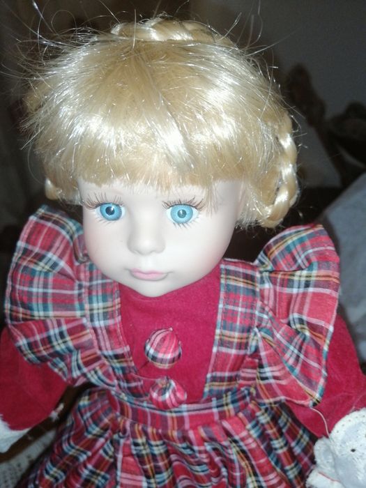 Boneca de porcelana