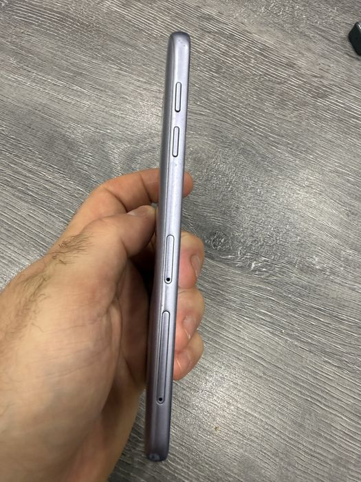 Телефон,смартфонSamsung SM-J600F