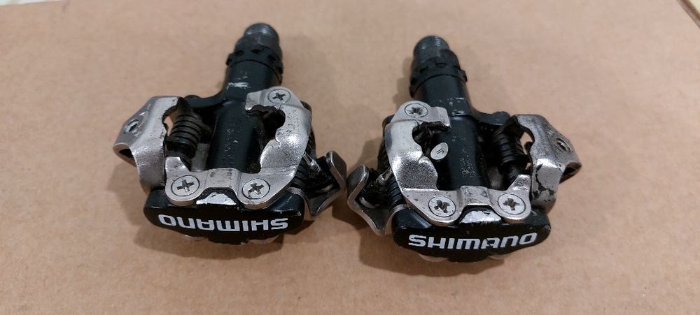 Pedais shimano m520