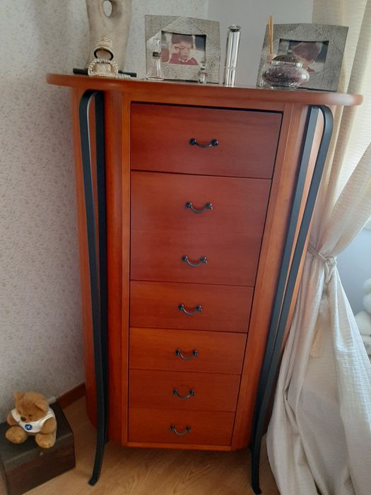 Mobília de Quarto de Casal em Excelente Estado