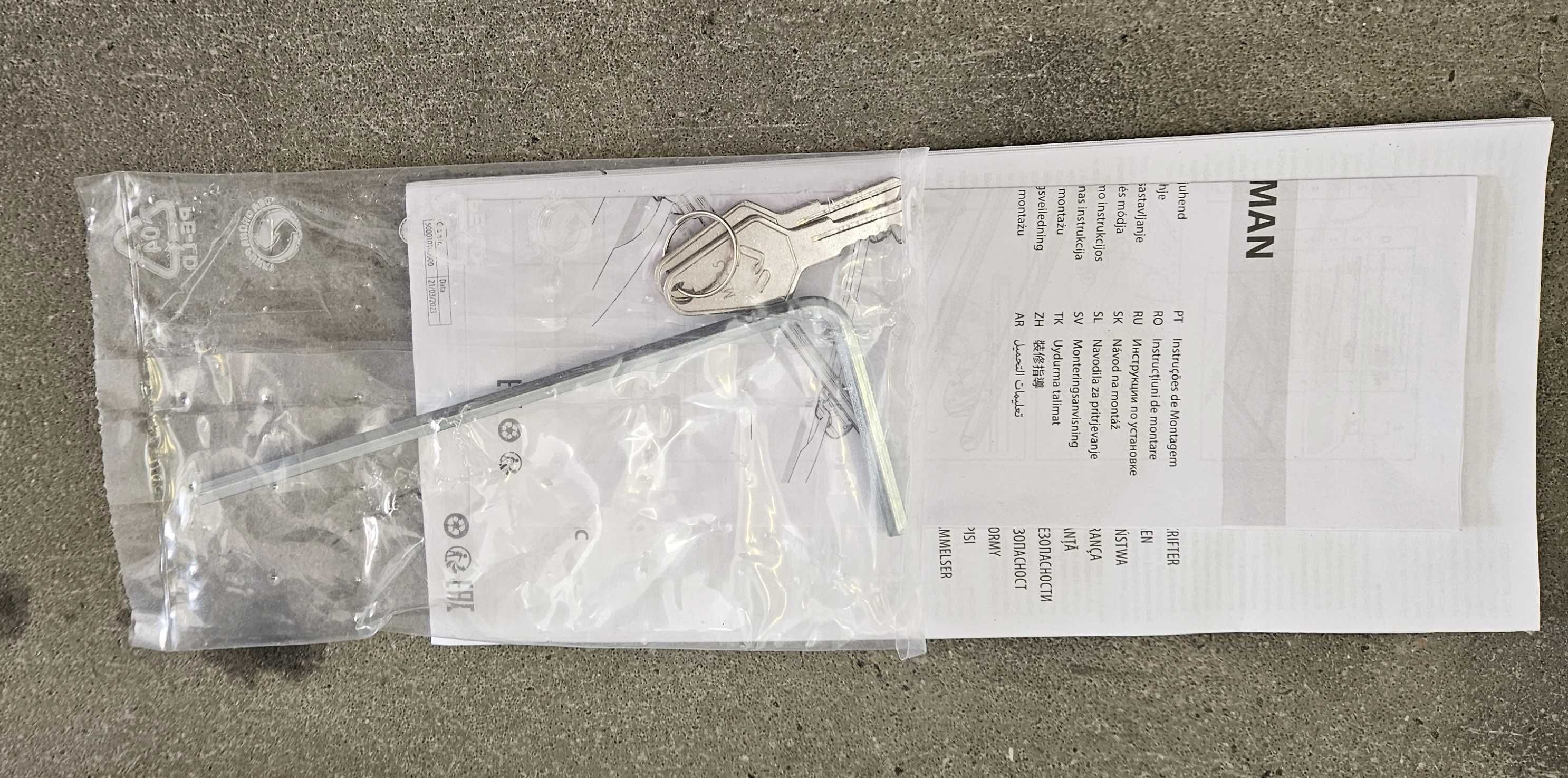 Aluminiowy bagaznik na relingi MENABO SHERMAN XL
