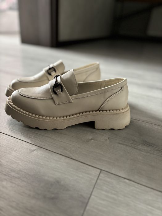 Лофери бєживі жіночі