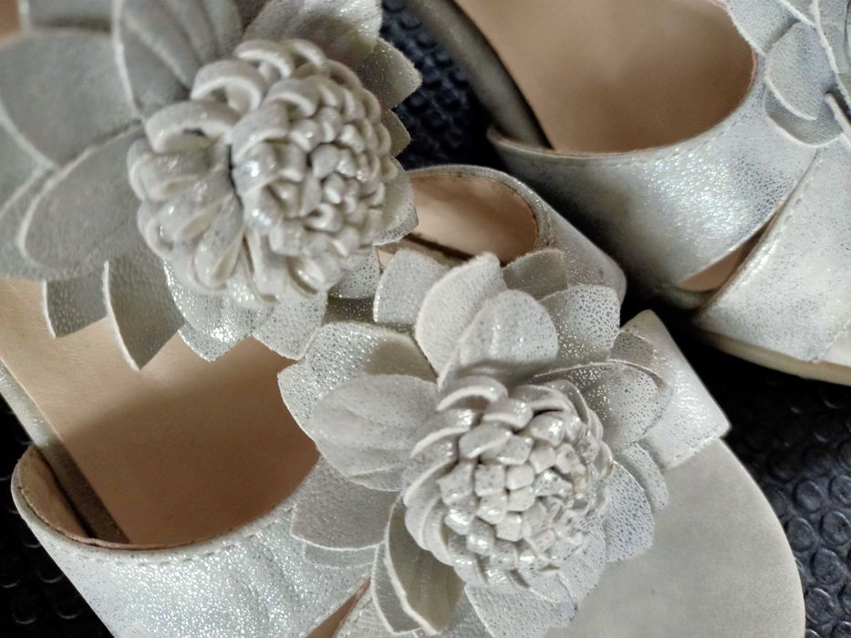 Sandały srebrne r. 37