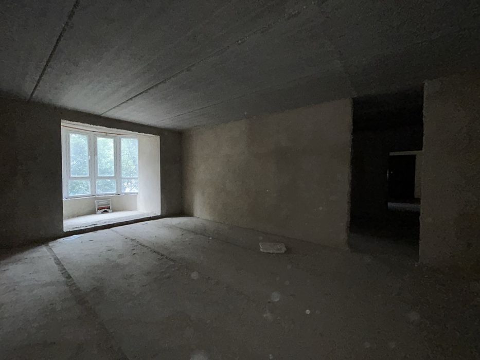 Продаж 3к квартири 109 м² під ремонт - Зданий будинку в центрі міста