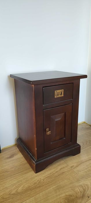 Meble drewniane Oireczko - Komoda i stolik nocny