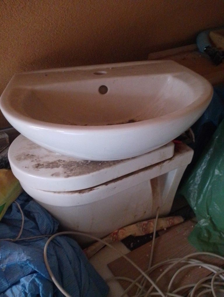 Sprzedam umywalkę i kibelek