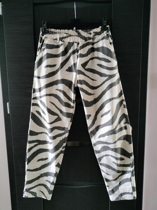Spodnie zebra elastyczne 44-46