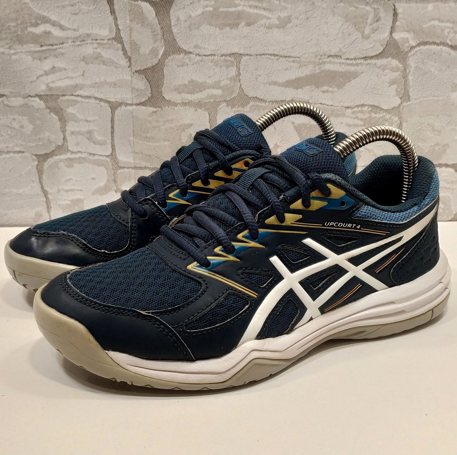 кросівки Asics Upcourt 37р/23см