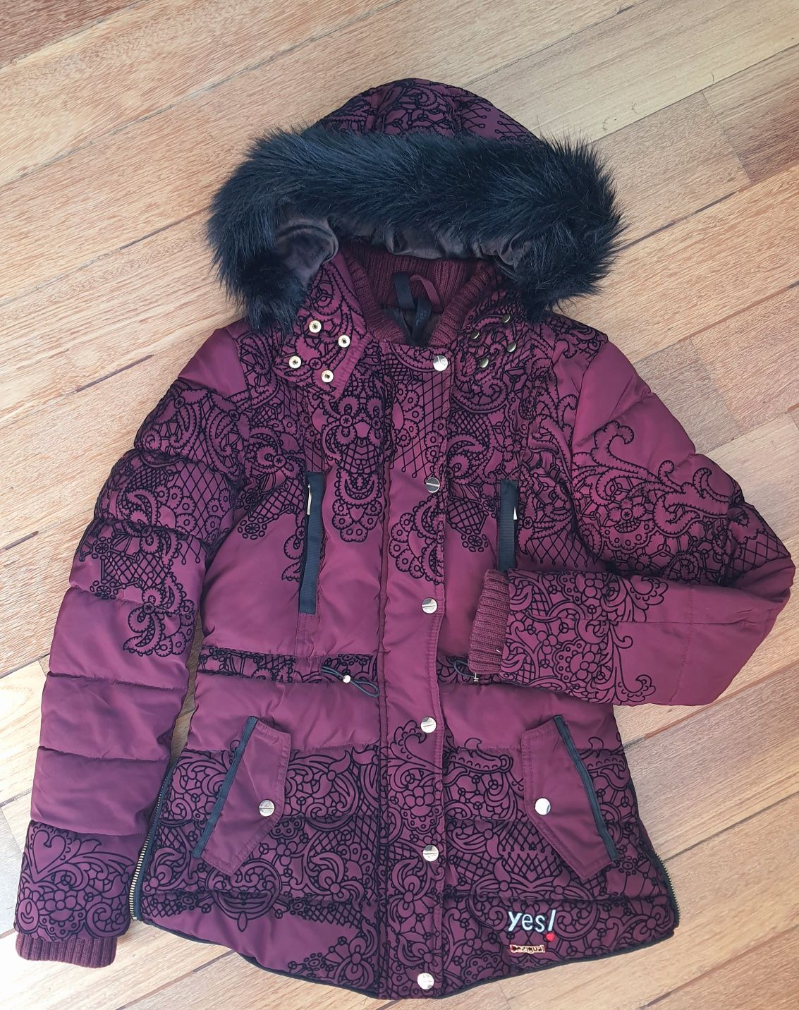 Куртка женская зимняя Desigual, размер 36.