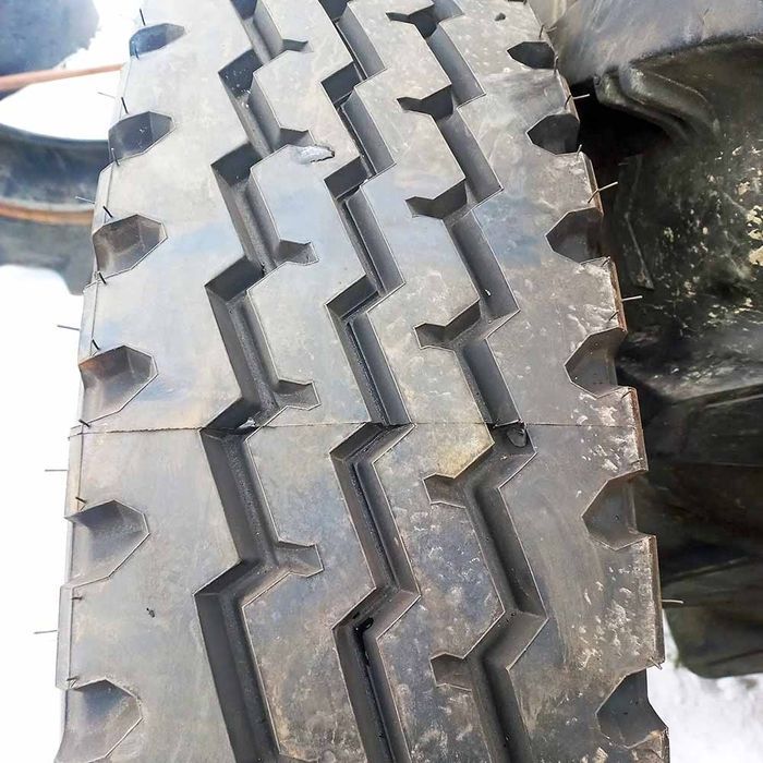 12.00/ R24 Leao б/у шини для трактора навантажувача 1шт | 2501490