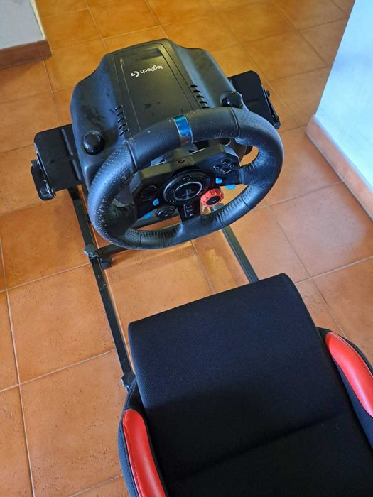Playseat + Volante e pedais + 10 jogos