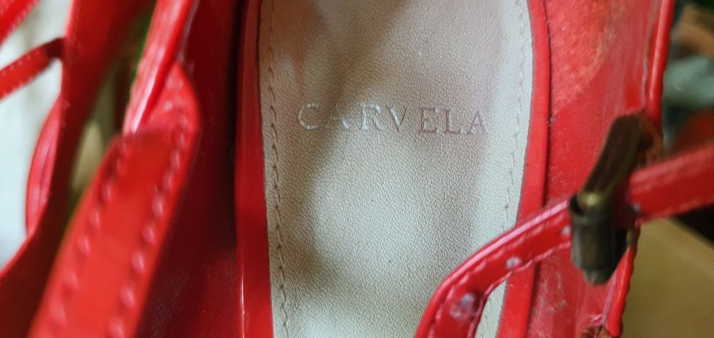 Czolenka skórzane Carvela 37