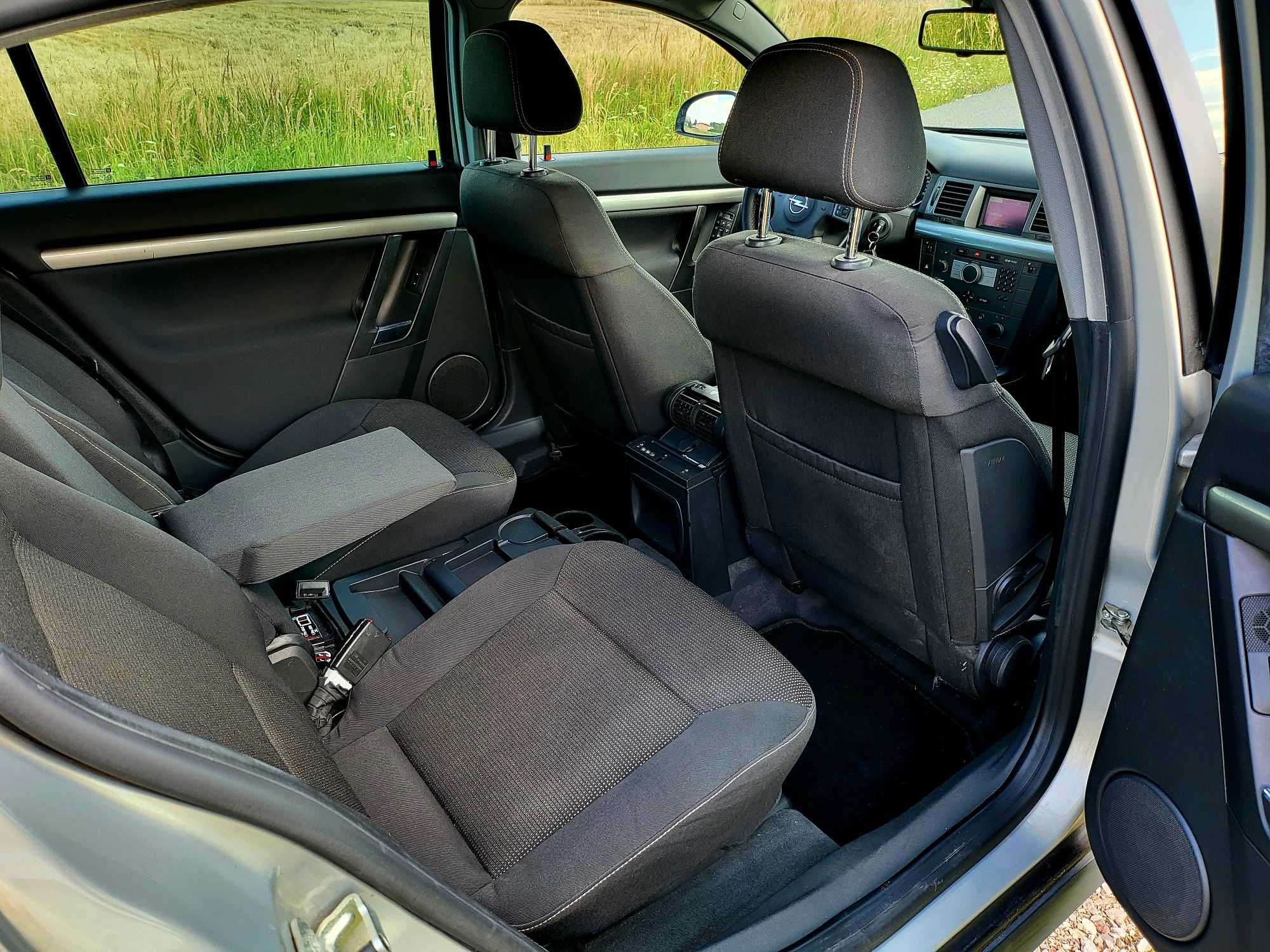 OPEL SIGNUM 2.2B klima DVD xenon alu czuj.park JAK NOWA