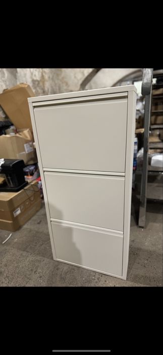 Kare - pojemnik na buty metalowy