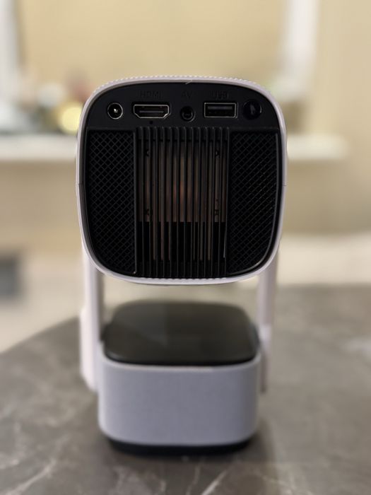 Продам проектор К2, со встроеным динамиком и аккумулятором