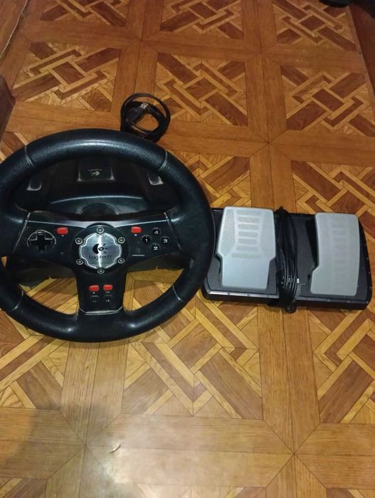 Руль ігровий Logitech