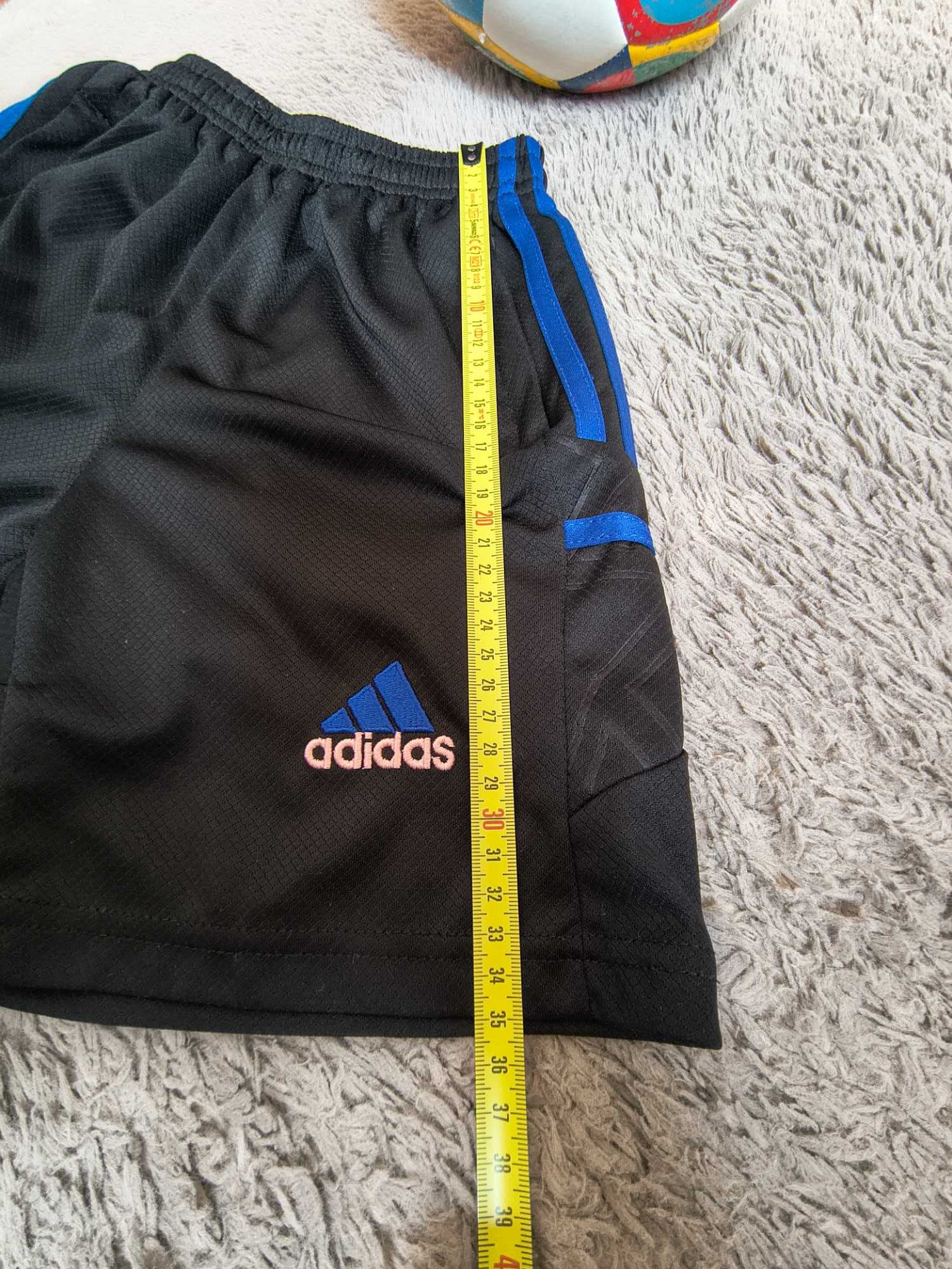 Spodenki adidas Manchester United 22/23 Training - Czarny