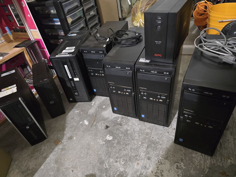 4 komputery, 3 serwery, 1 ups