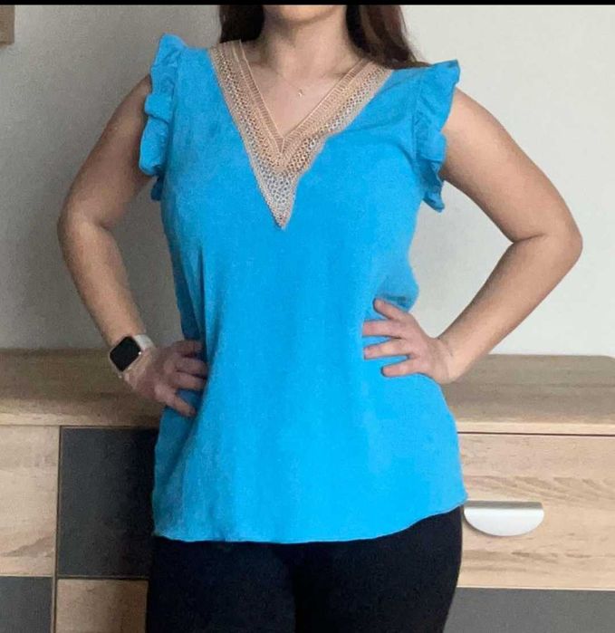 Piękna niebieska bluzka