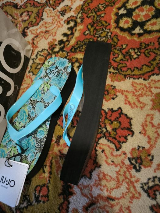 liu-jo в'етнамки 39розмір.