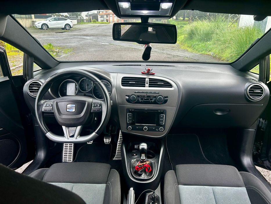 Leon Cupra R 2011
